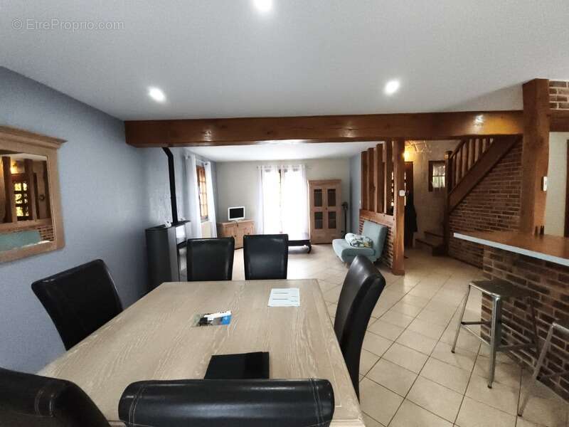 Maison à MILLY-SUR-THERAIN