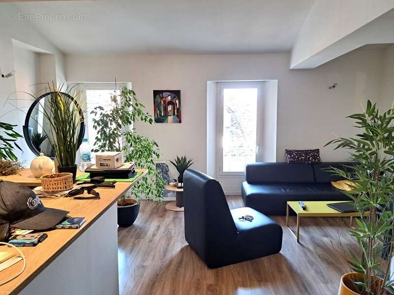 Appartement à TOURVES