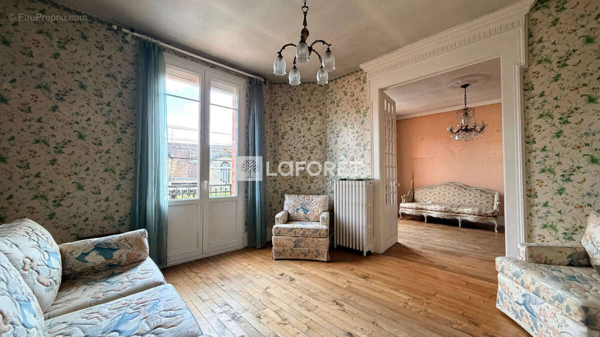 Maison à SAINTE-MENEHOULD