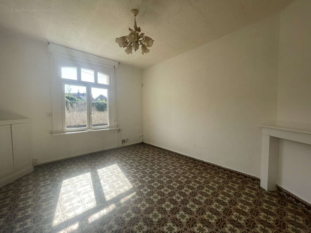 Maison à WALINCOURT-SELVIGNY