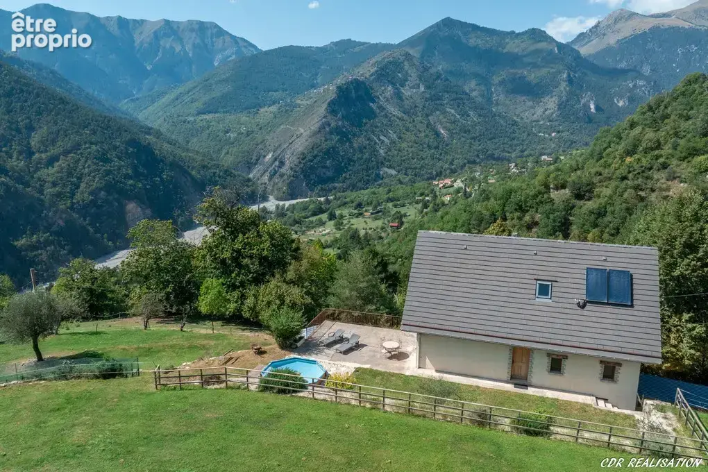 Propriété d'exception! Très beau chalet 4 pièces sur plus d'un hectare de terrain attenant. - photo 5