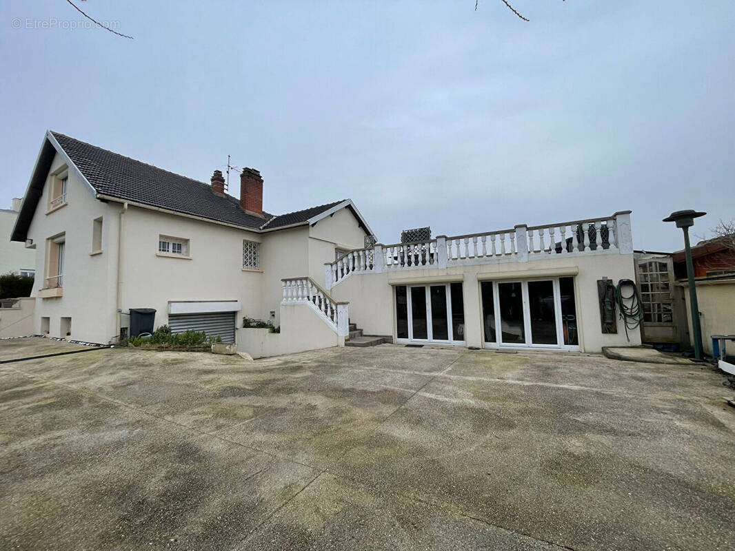 Maison à SARTROUVILLE