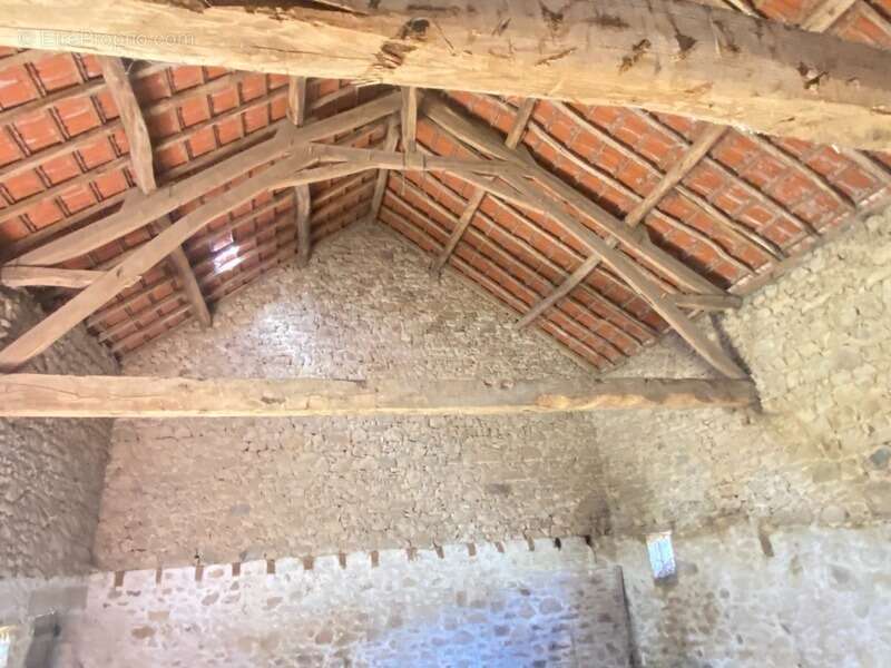 Maison à BUSSIERE-DUNOISE