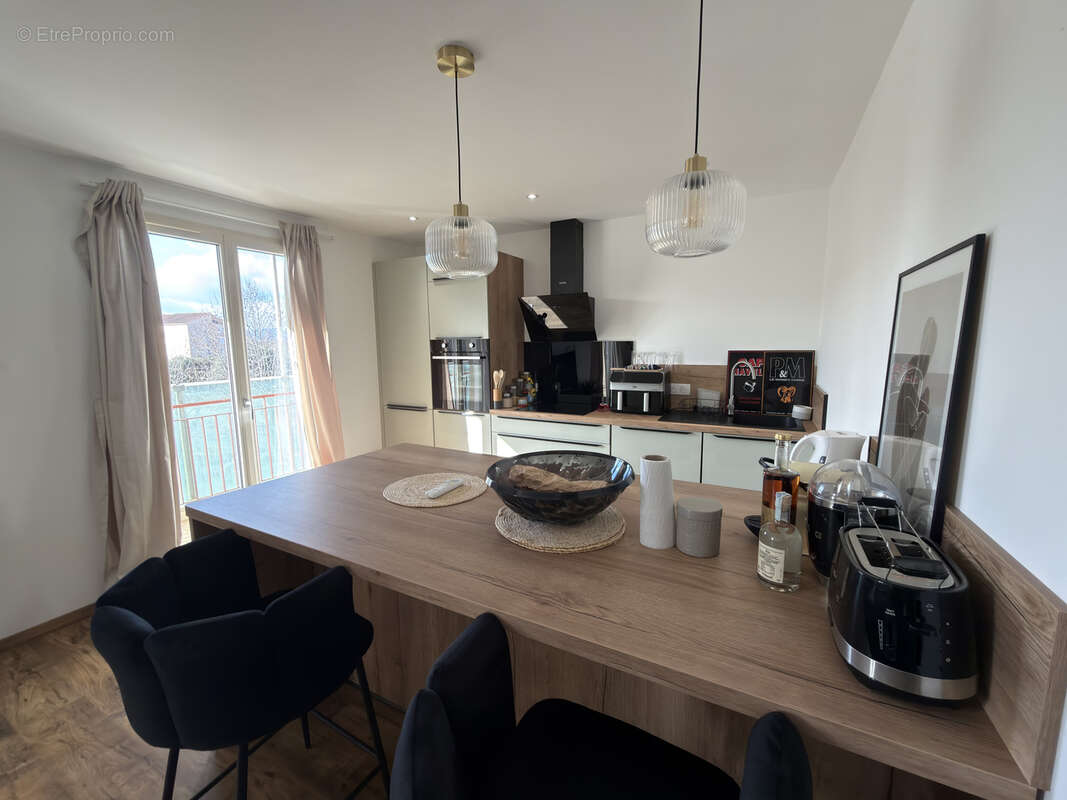 Appartement F3 rénové en centre ville - photo 6