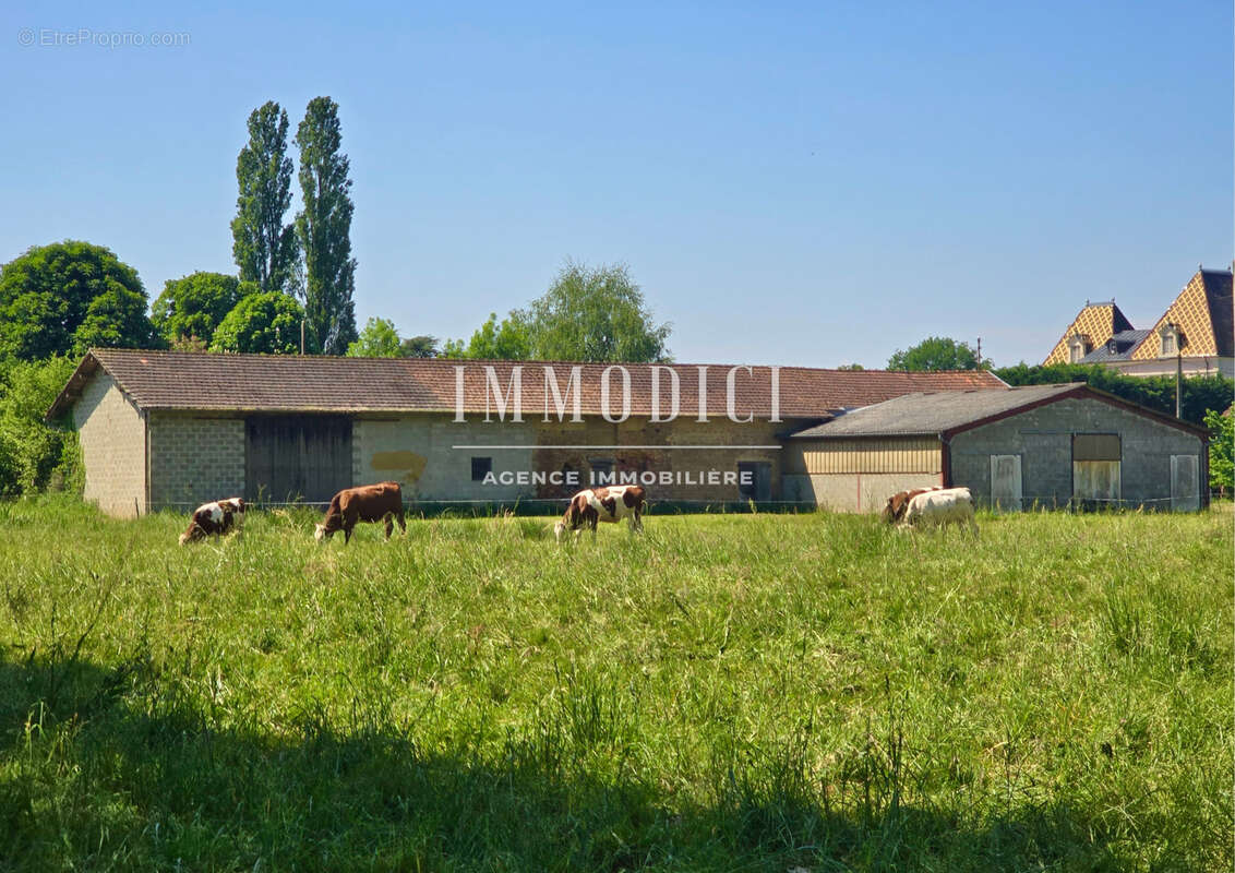Maison à SAINT-JEAN-SUR-REYSSOUZE