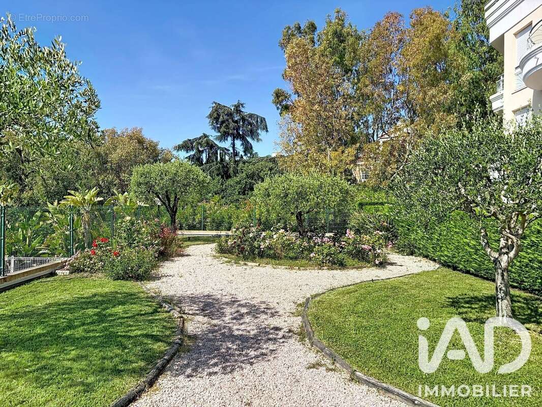 Photo 2 - Appartement à ROQUEBRUNE-CAP-MARTIN