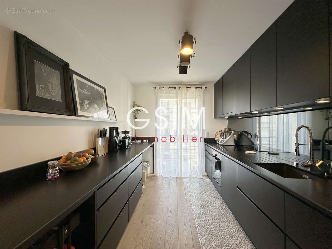 Appartement à SURESNES