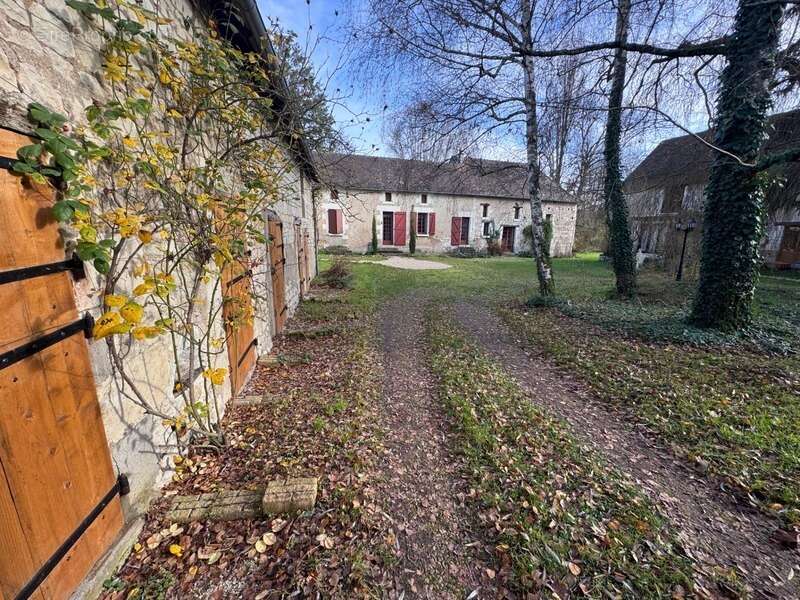 Maison à MARCE-SUR-ESVES