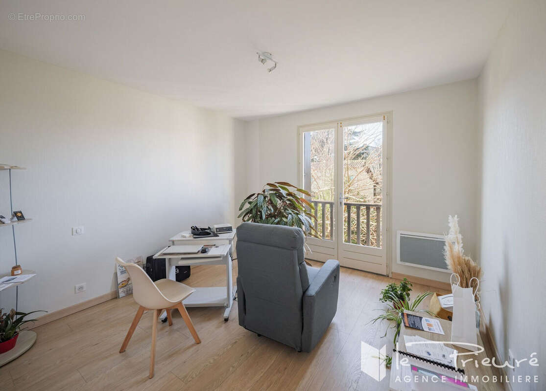 Maison individuelle avec jardin et fort potentiel dans le quartier recherché de la Maladrerie - photo 8