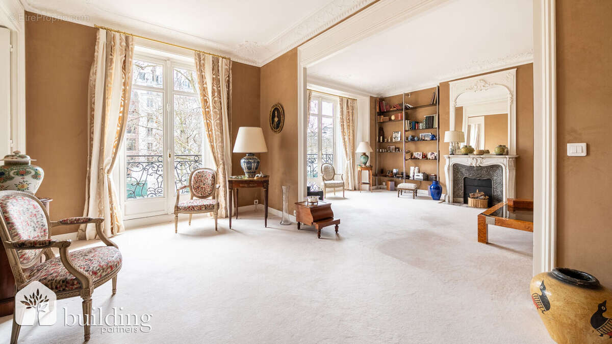 Appartement à PARIS-17E