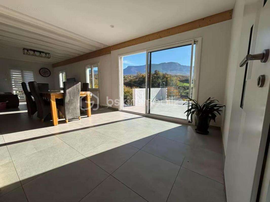 Maison à GRESY-SUR-AIX