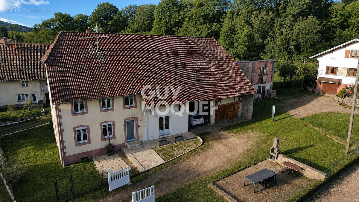 Maison à LEVAL