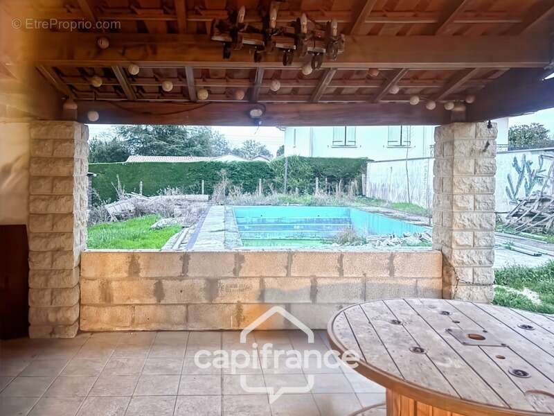 Maison à FONTCOUVERTE