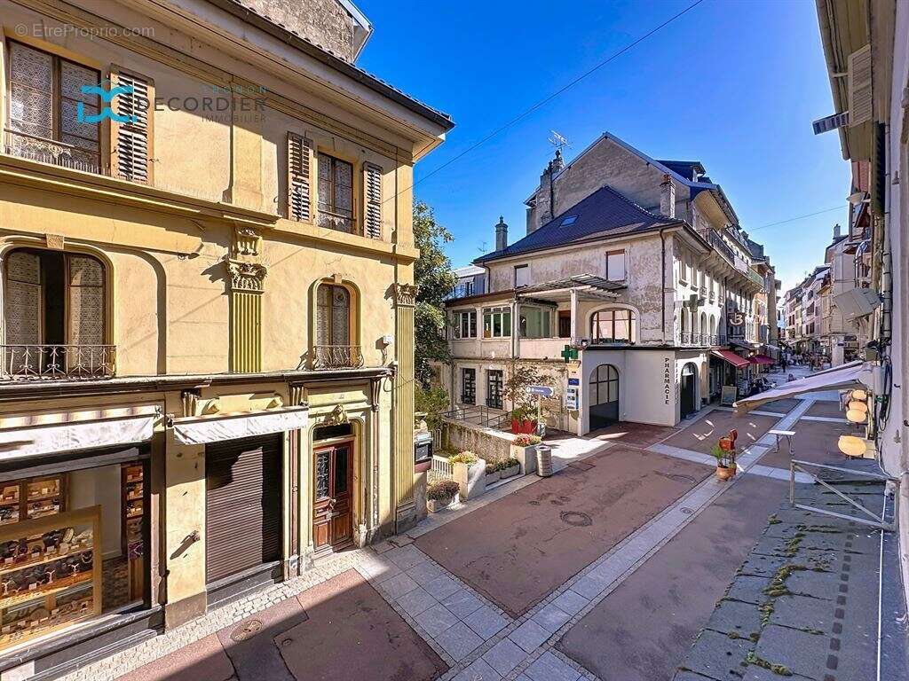 Commerce à EVIAN-LES-BAINS