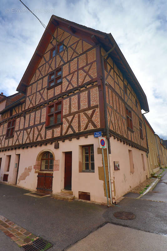 Appartement à SEURRE