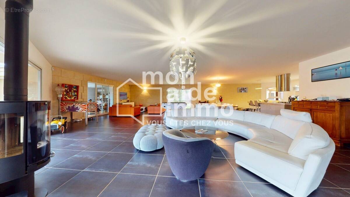 Maison à FARGUES-SAINT-HILAIRE