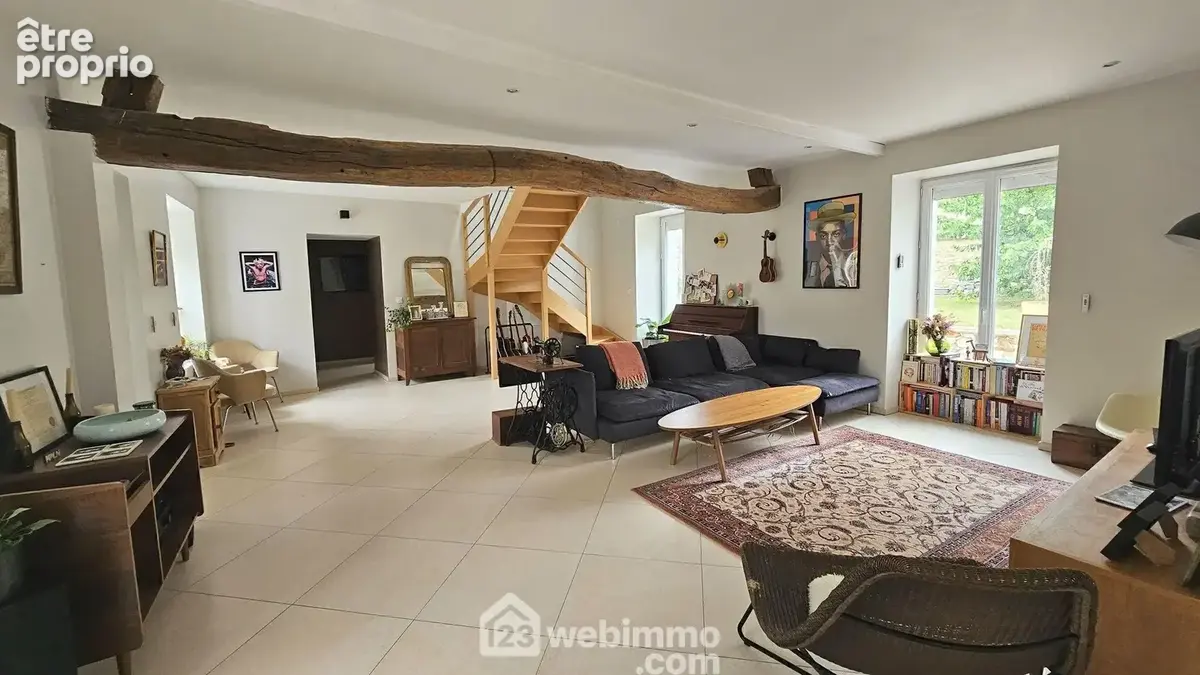 Un séjour très lumineux de 42 m².