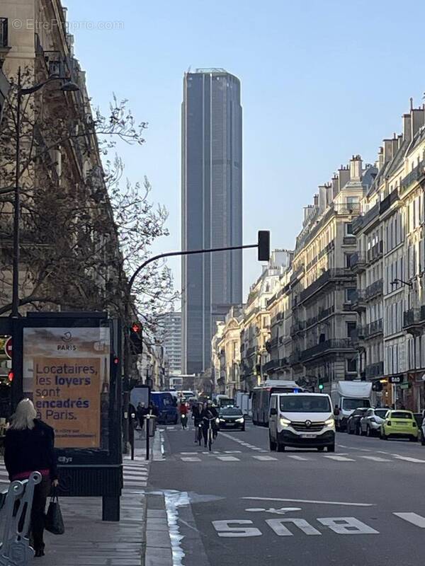 Autre à PARIS-6E