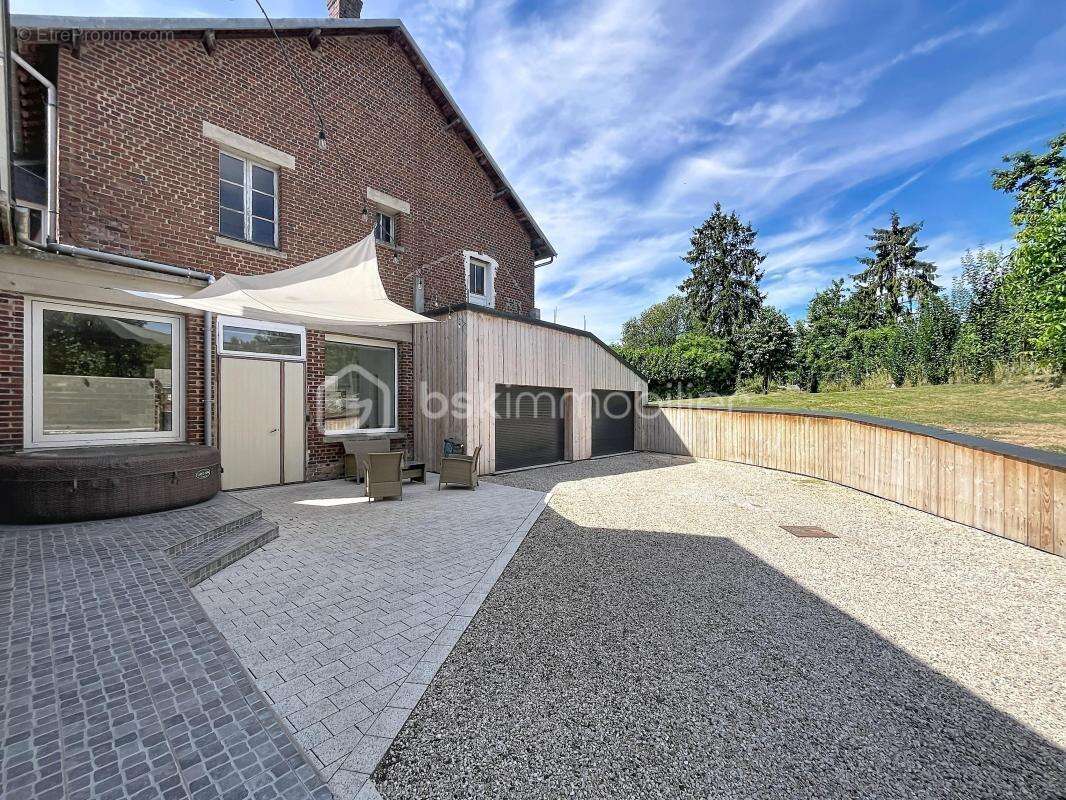 Maison renovee  - jardin et double garage -  potentiel +++ - photo 16