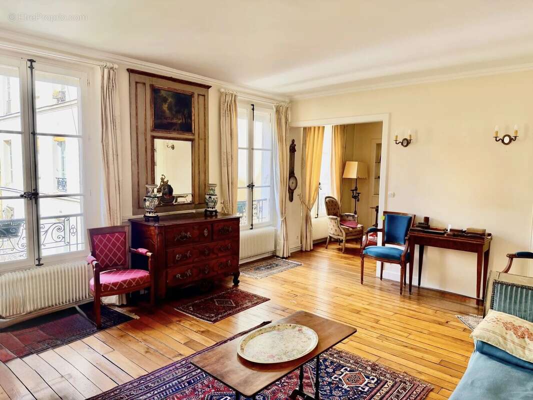 Appartement à PARIS-14E