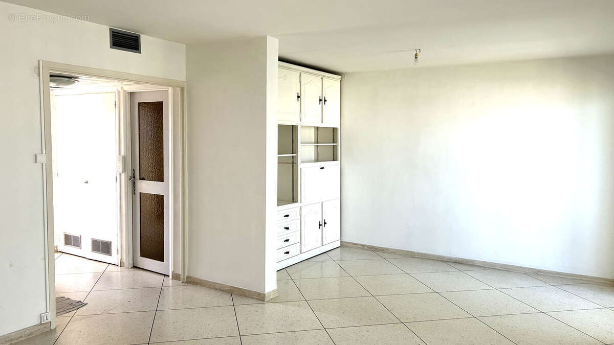 Appartement à SIX-FOURS-LES-PLAGES