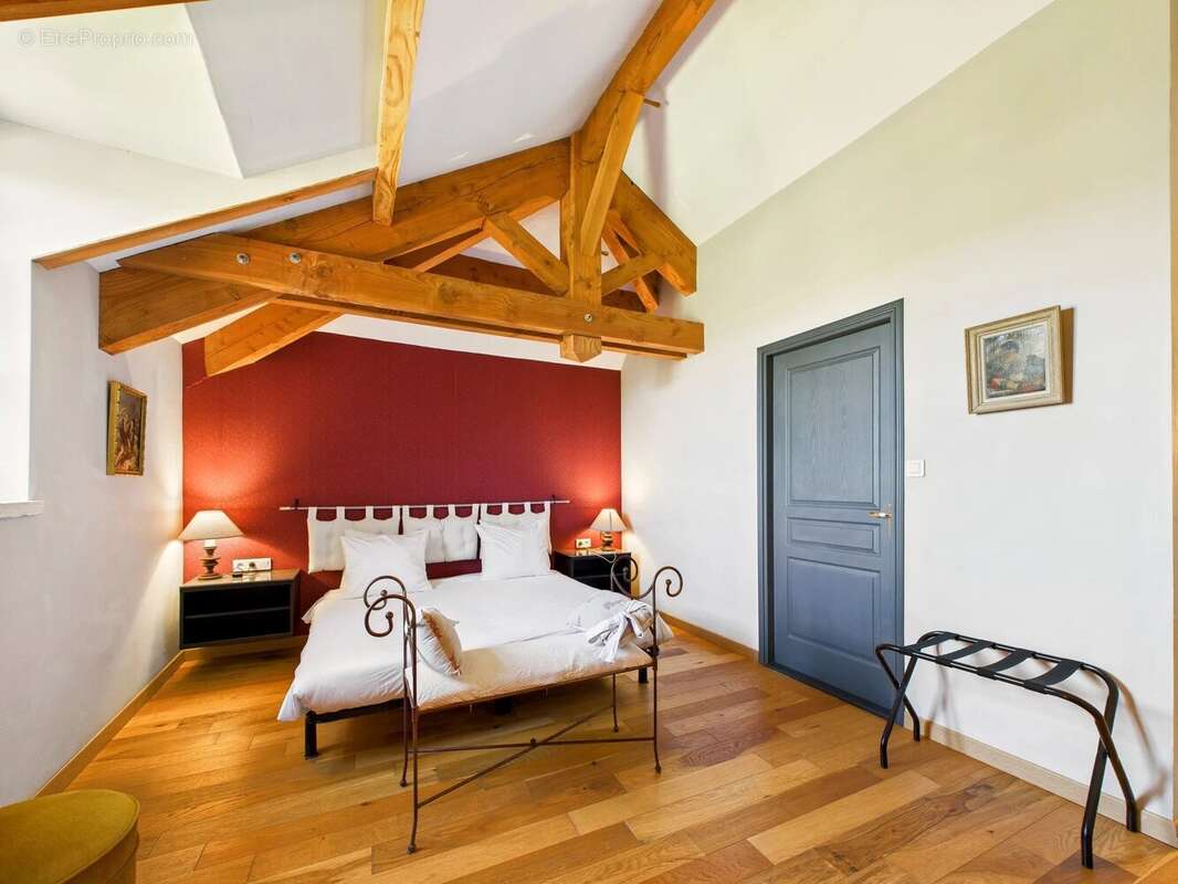 Manoir impressionnant avec plusieurs appartements dans un cadre exceptionnel - photo 11