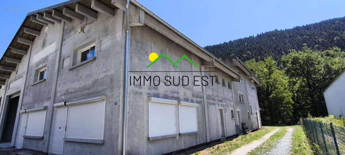 Commerce à AIME