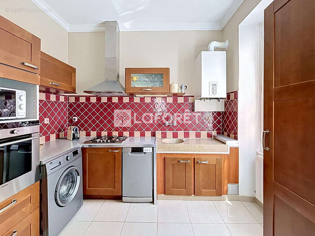 Appartement à MARSEILLE-7E