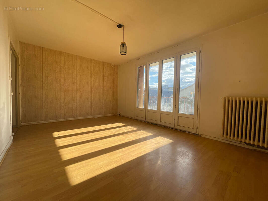 Appartement 5 pièces à vendre à Saumur - Quartier Château - photo 2