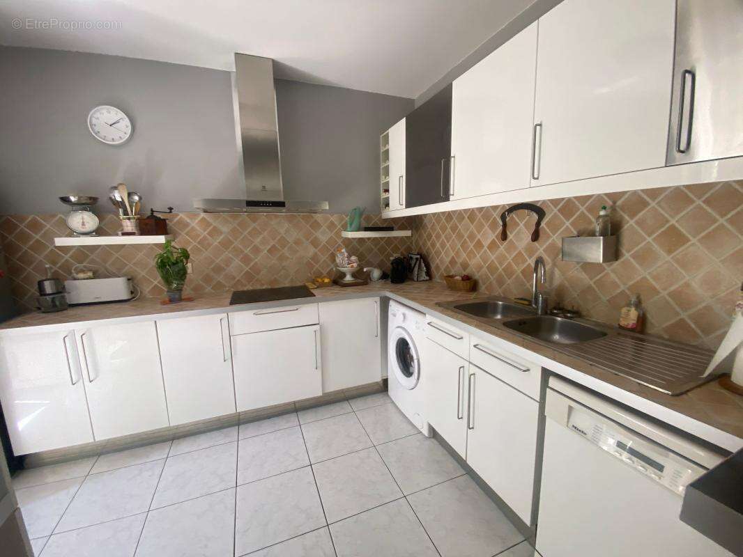 Appartement à SIX-FOURS-LES-PLAGES