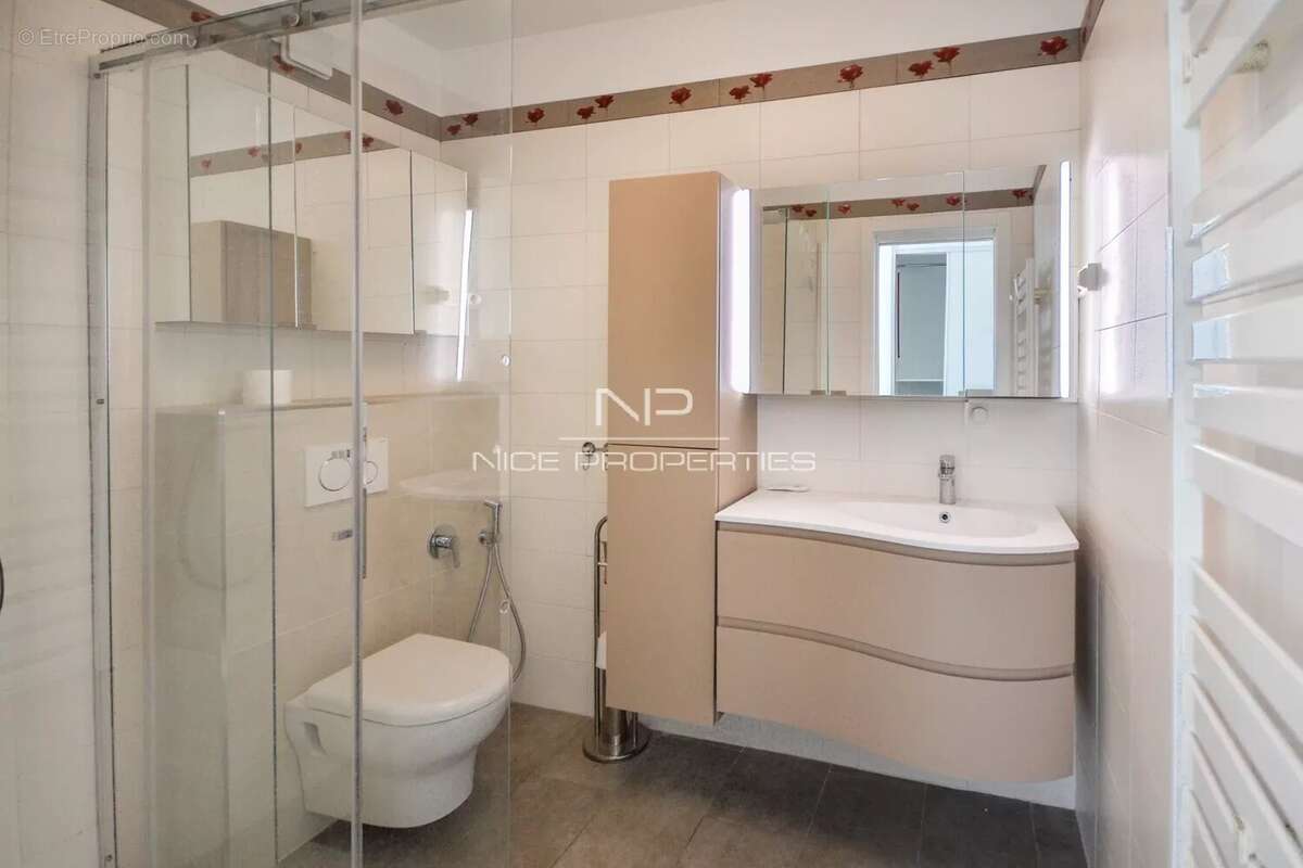 Appartement à ROQUEBRUNE-CAP-MARTIN