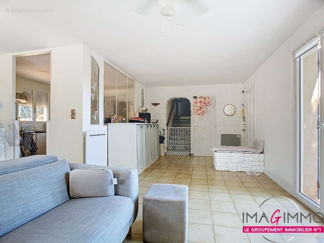 Maison à VAILHAUQUES