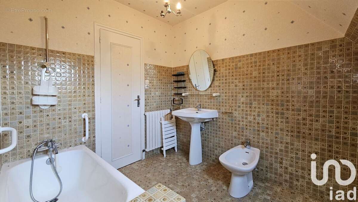 Photo 8 - Maison à SAINT-AVE