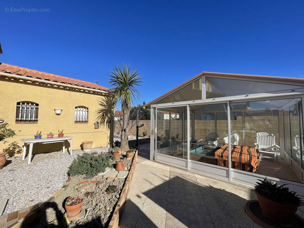 Maison à SAINT-LAURENT-DE-LA-SALANQUE