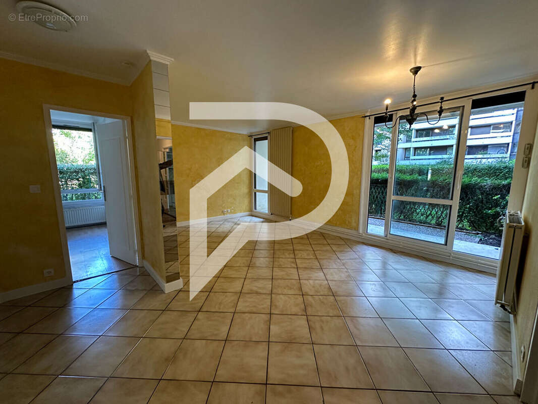 Appartement à ELANCOURT