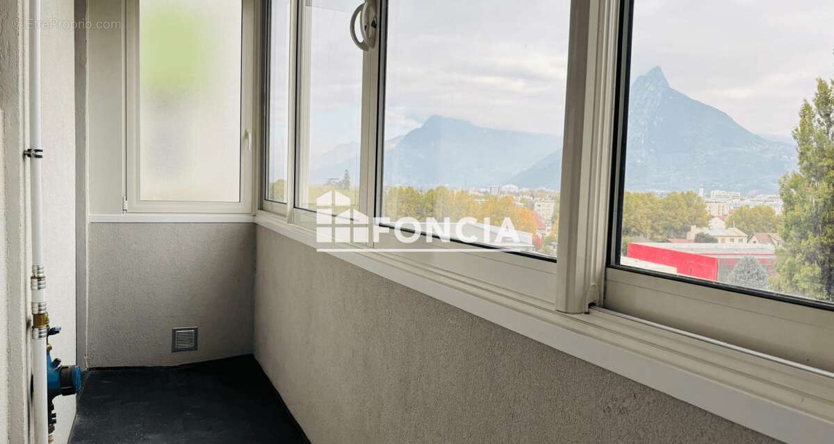 Appartement à SEYSSINET-PARISET