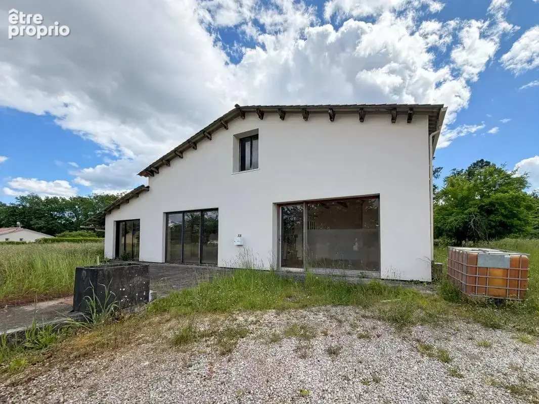 À découvrir sur la commune de Coursac : un bien atypique au potentiel exceptionnel - photo 2