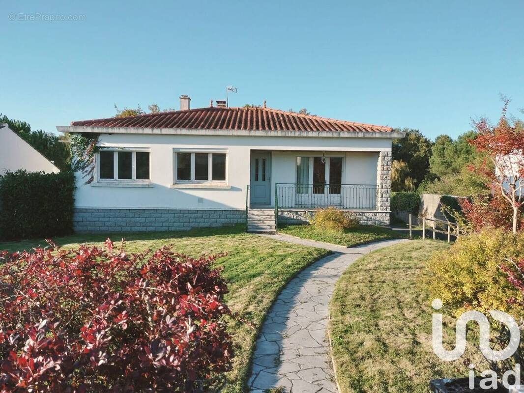 Photo 1 - Maison à CHALLANS