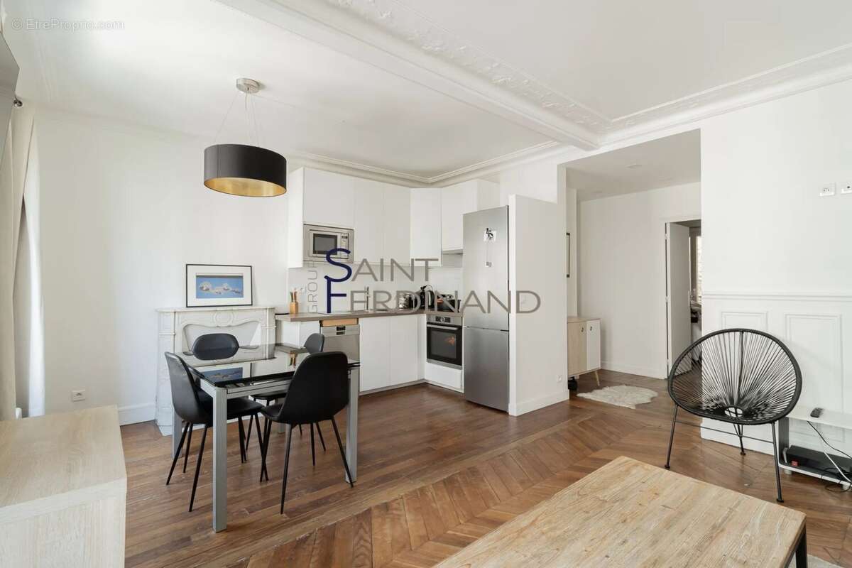 Appartement à NEUILLY-SUR-SEINE