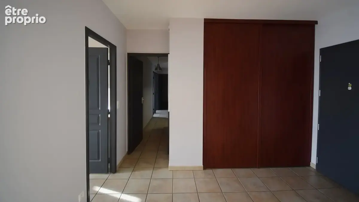 À VENDRE - QUARTIER JEANNE D'ARC - Appartement T5 111,90 m² au dernier étage - photo 8