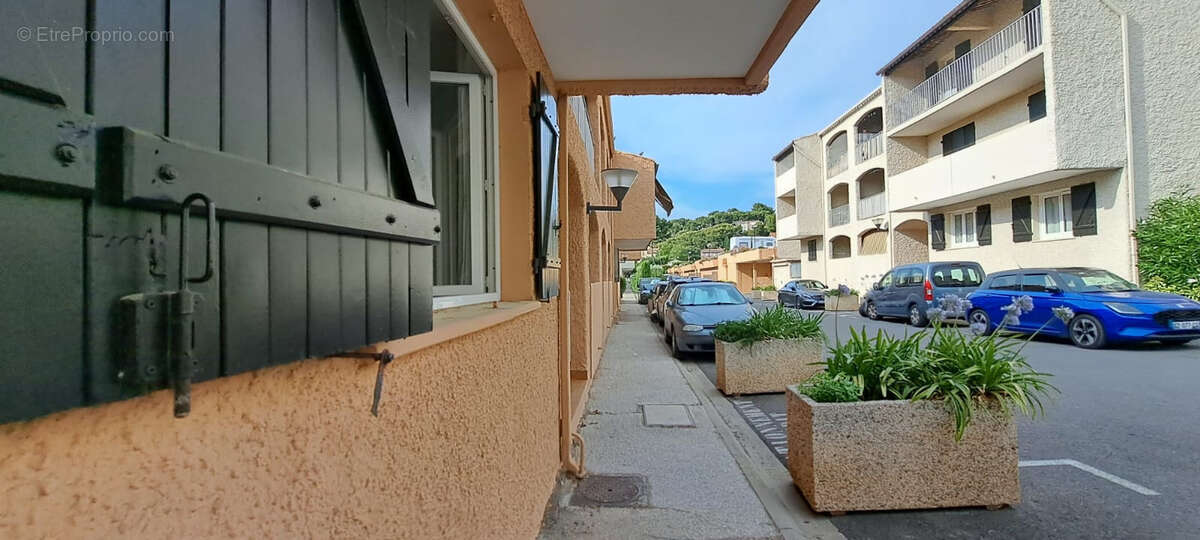 Appartement à SAINT-CYR-SUR-MER
