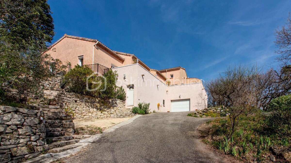 Maison à MONTELIMAR