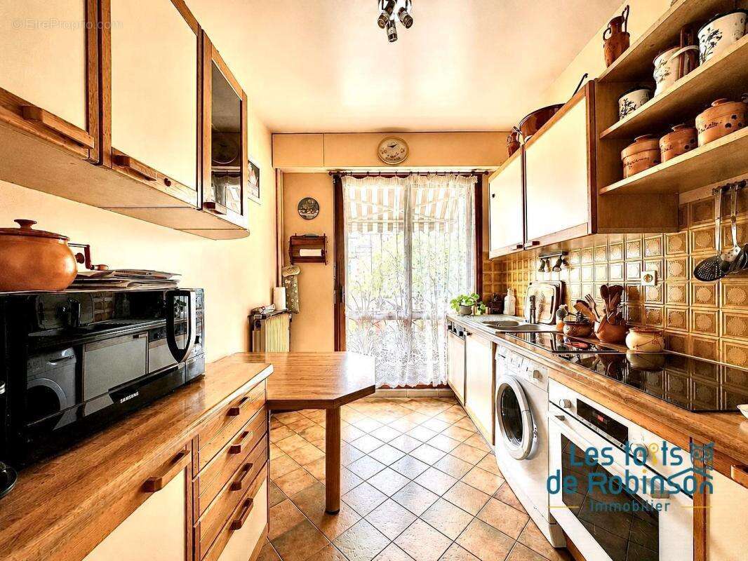 Appartement à LE PLESSIS-ROBINSON