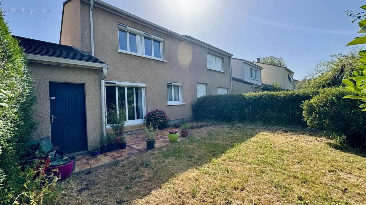 Maison 103 m² à Montigny-Le-Bretonneux  - photo 15