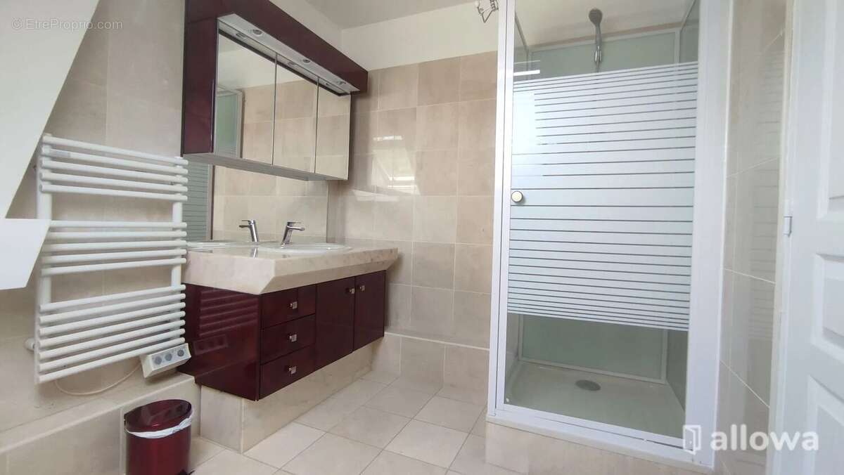 Maison à CHANTELOUP-LES-VIGNES