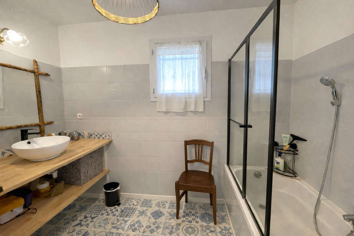 Maison à MONTBOUCHER-SUR-JABRON