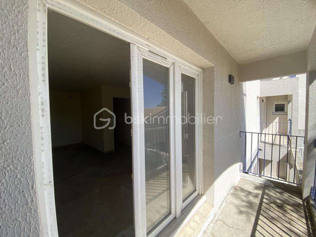 SAINT-CHRISTOL ((84) -  Créez votre T2 sur mesure ! Plateau sous forme d'appartement de 68 m² env. situé au 1er étage avec ascen - photo 8