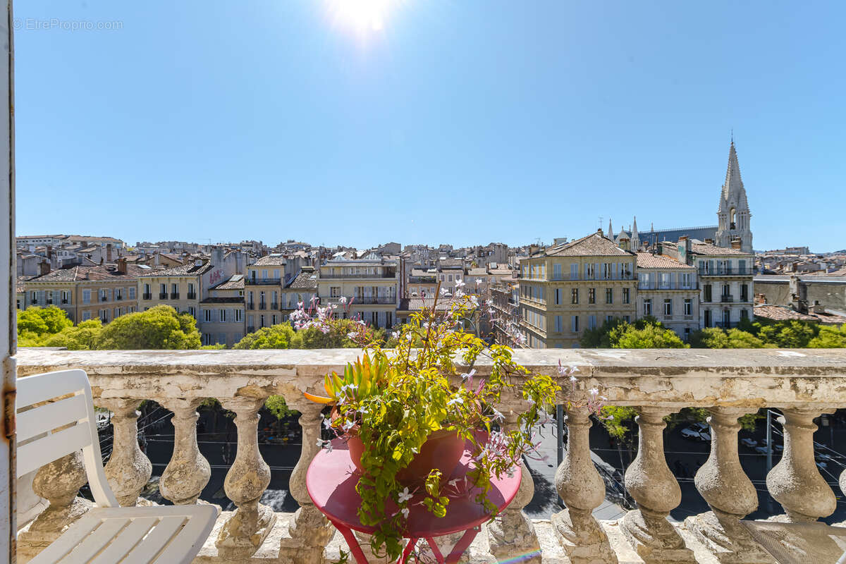 Appartement à MARSEILLE-1E