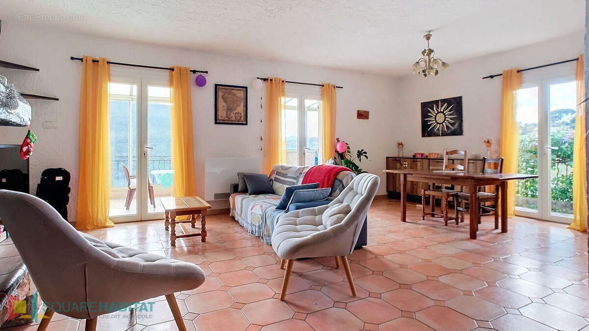 Maison à LES ADRETS-DE-L&#039;ESTEREL