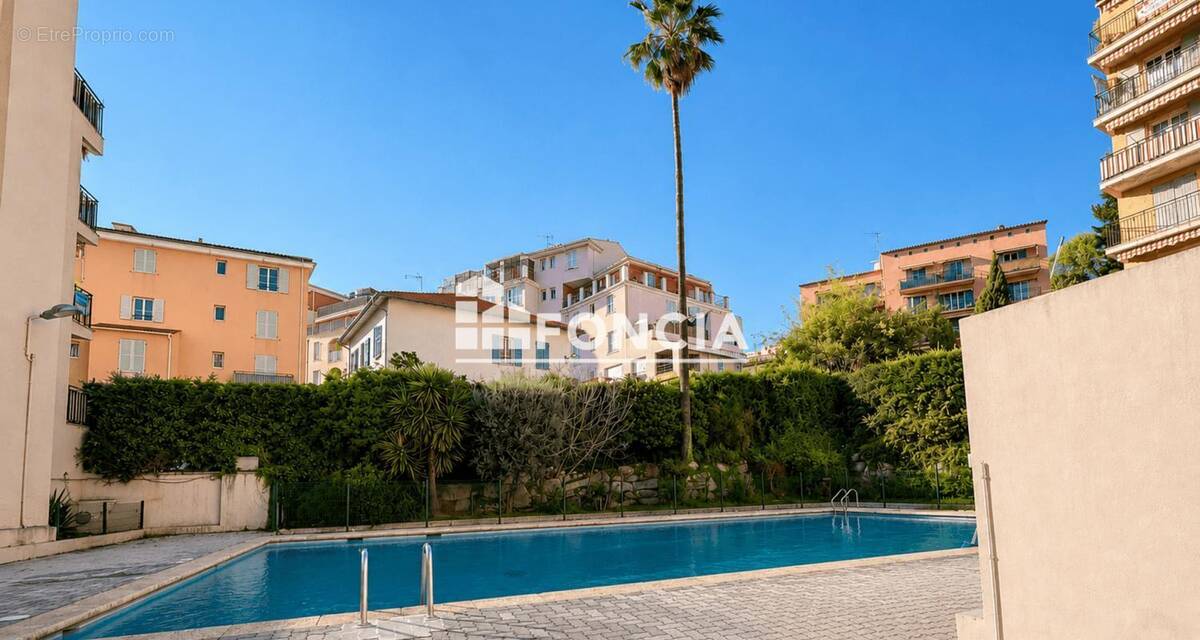 Appartement à VALLAURIS